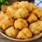 zeppoline di pasta cresciuta con prezzemolo parmigiano